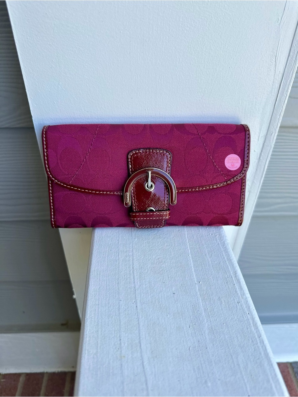95$ Cranberry monogram coach long wallet- interior project